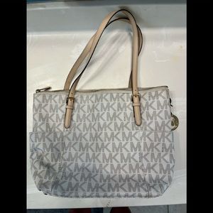 Michael Kors Medium Signature Tote